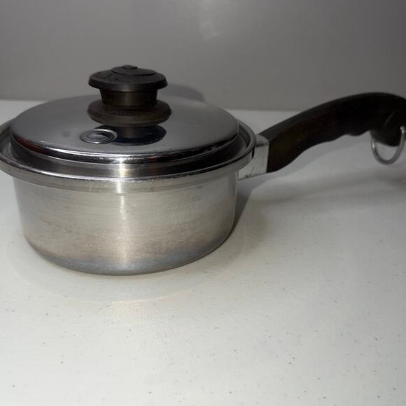 Vintage Saladmaster Stainless Steel 18-8 Tri-Clad 7" Saucepot with Vapo Lid - Picture 3 of 7